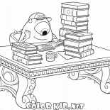 مايك في المكتبة