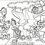 أليس وحفلة الشاي