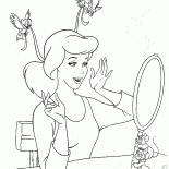 سندريلا أمام المرآة