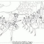 راقصات في الكرة